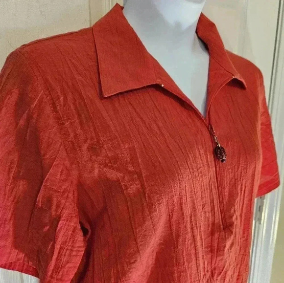 CST Red Blouse With Ceramic Zipper Pulls Plus Size 1X. - Picture 3 of 7